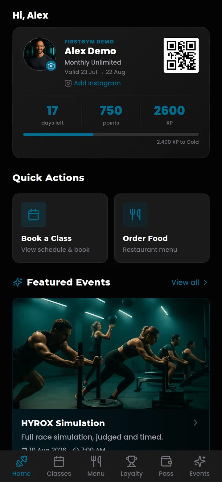 Écran d’accueil membre de l’application FirstGym Tech : carte de membre avec QR code, points de fidélité, XP et actions rapides de réservation et de commande
