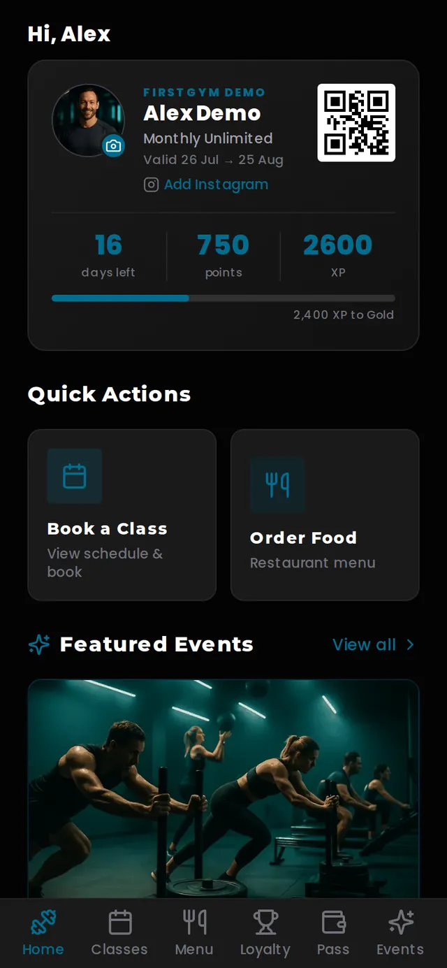 Écran d’accueil membre de l’application FirstGym Tech : carte de membre avec QR code, points de fidélité, XP et actions rapides de réservation et de commande